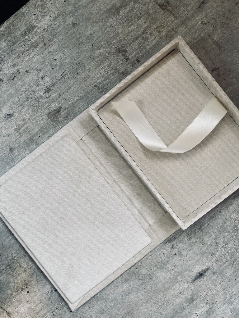 Caja 13x18 - Tapa Textura con BajoRelieve